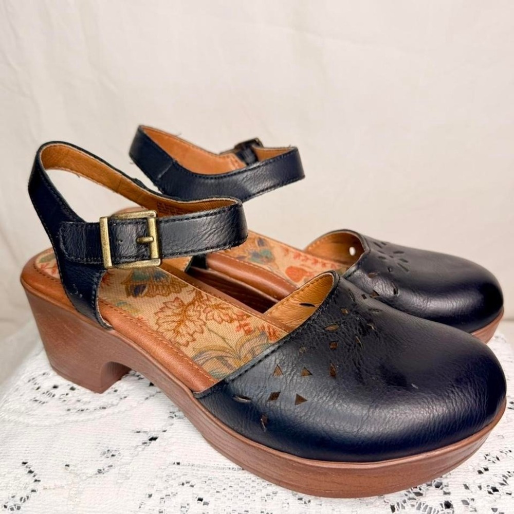 BOC Size 7M Black Cutout Platform Clog Sandals